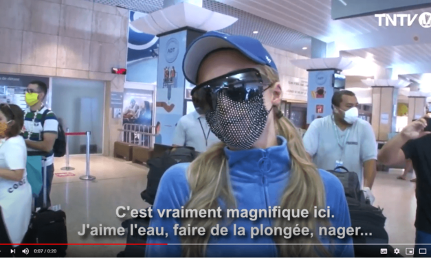 PARIS hILTON EST ACTUELLEMENT EN POLYNESIE FRANCAISE