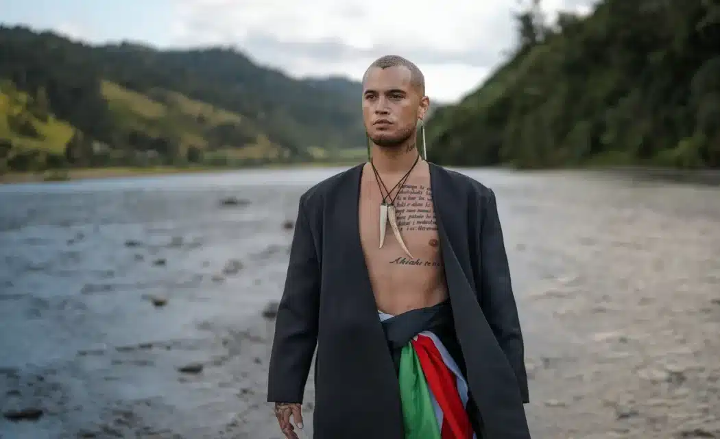 Stan Walker – Māori Ki Te Ao – clip + paroles